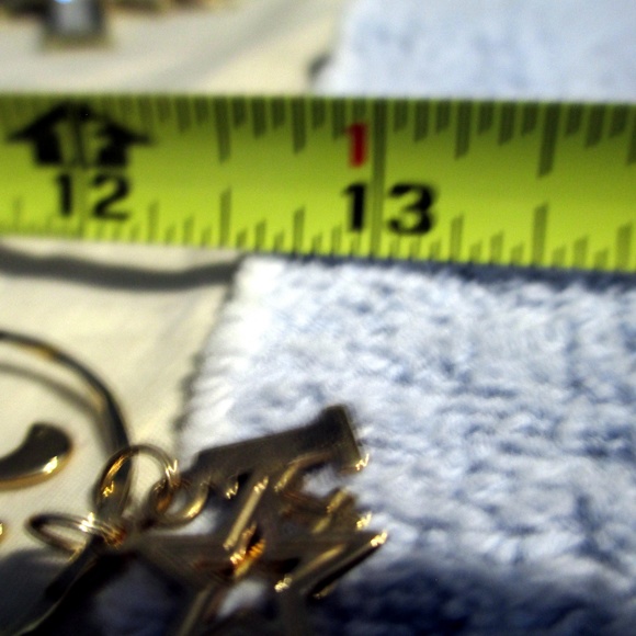 Gold Tone Avon M #1 Star Stylish Pendant Necklace - Picture 8 of 8